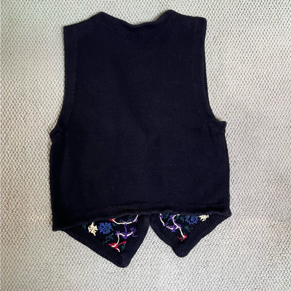 Vintage Floral Knit Vest - Picture 2 of 9